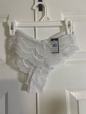 Frederick's of Hollywood Panty Small Caroline Boyshort Lace White Silver